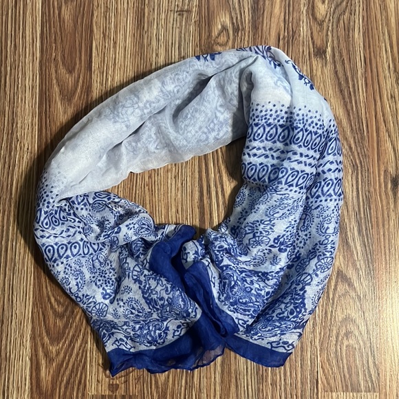 Scarves - Picture 3 of 5